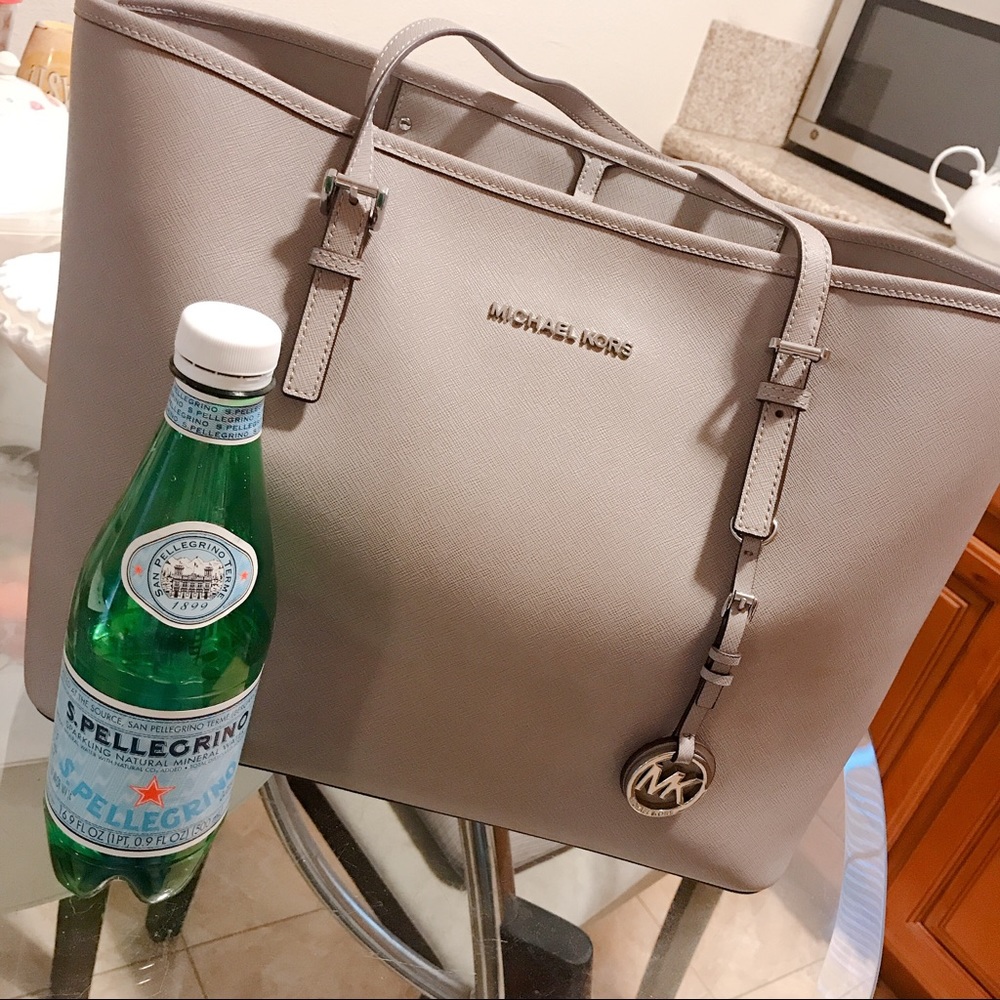 Michael Kors Jet Set Travel Tote Saffiano Leather